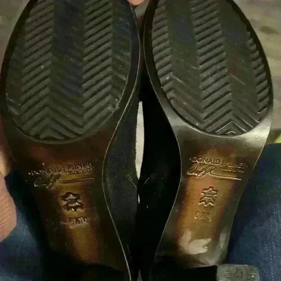 Donald J. Pliner Black Suede Heeled Boot with Faux Croc Embossing Size 6 1/2 M - Picture 13 of 15